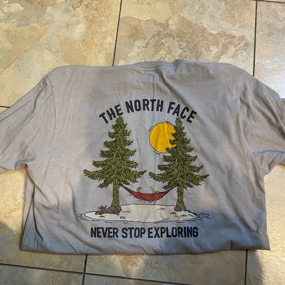 Men’s north face exploring tshirt